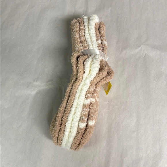 New Forever 21 Socks Women’s 3 Pair Casual Soft Warm Fuzzy Cozy Plush Socks - Picture 3 of 11